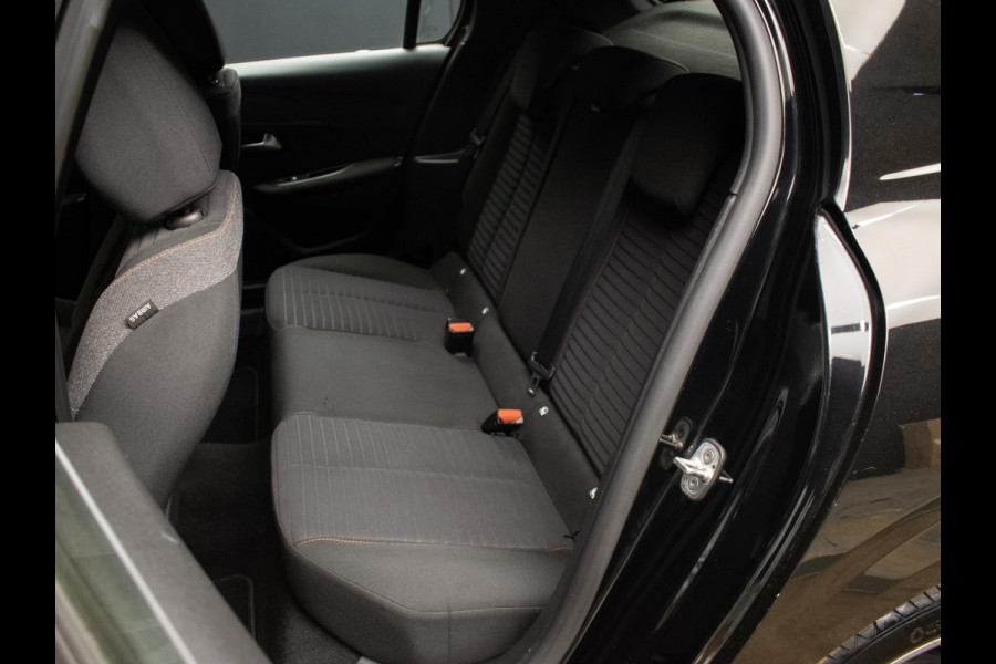 Peugeot 208 1.2 PureTech Allure Sport (APPLE CARPLAY,NAVI,CRUISE,PDC,LED,DAB,SPORTSTOELEN,LM VELGEN,NETTE STAAT)