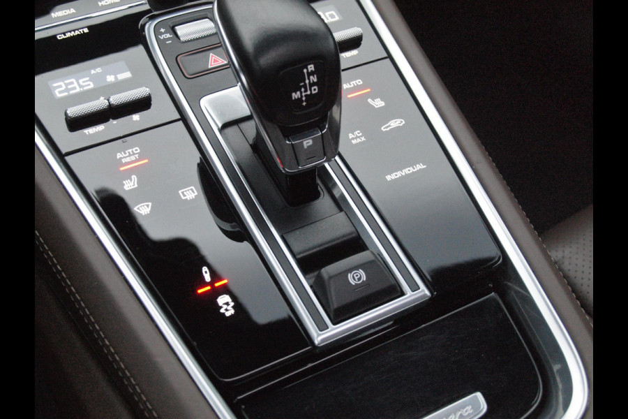 Porsche Panamera Sport Turismo 2.9 4S E-Hybrid 560 PK | Panoramadak | 360 ° Camera | NL-Auto | Dealer onderhouden | BTW |