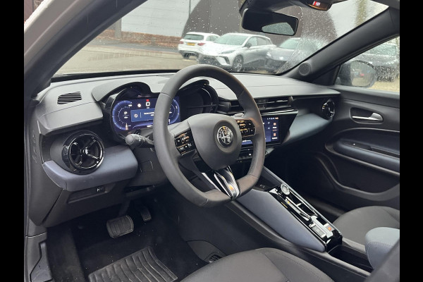 Alfa Romeo junior Elettrica 54 kWh 15.000KM!! | FABRIEKSGARANTIE | APPLE CARPLAY| ANDROID AUTO| UNIEKE KLEUR! | ADAPTIVE CRUISE CONTROL|