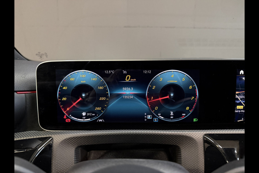 Mercedes-Benz A-Klasse 180 Business Solution AMG | Panoramadak | Camera | Carplay | Stoelverwarming