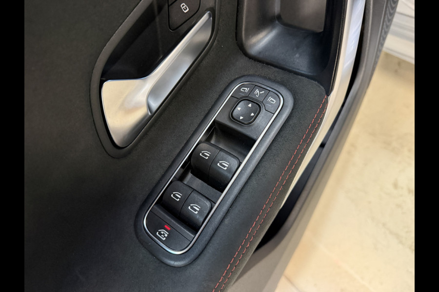 Mercedes-Benz A-Klasse 180 Business Solution AMG | Panoramadak | Camera | Carplay | Stoelverwarming