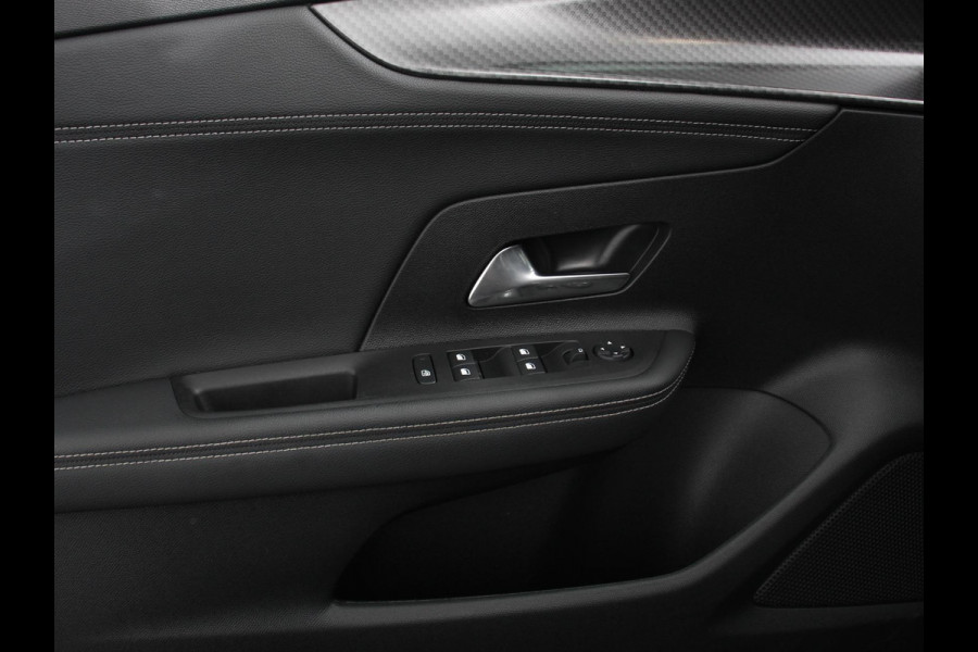 Opel Mokka-e Ultimate 50-kWh | Navigatie | Apple Carplay/Android Auto | Adaptive Cruise Control | Parkeersensoren | Camera | Stoel-en stuurwielverwarming | Virtual Cockpit | Full LED