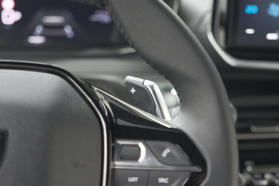 Peugeot 2008 1.2 Hybrid 145 Allure | 360 Camera | Adaptieve Cruise Control | Dodehoekdetectie | Apple Carplay