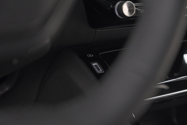 Peugeot 2008 1.2 Hybrid 145 Allure | 360 Camera | Adaptieve Cruise Control | Dodehoekdetectie | Apple Carplay