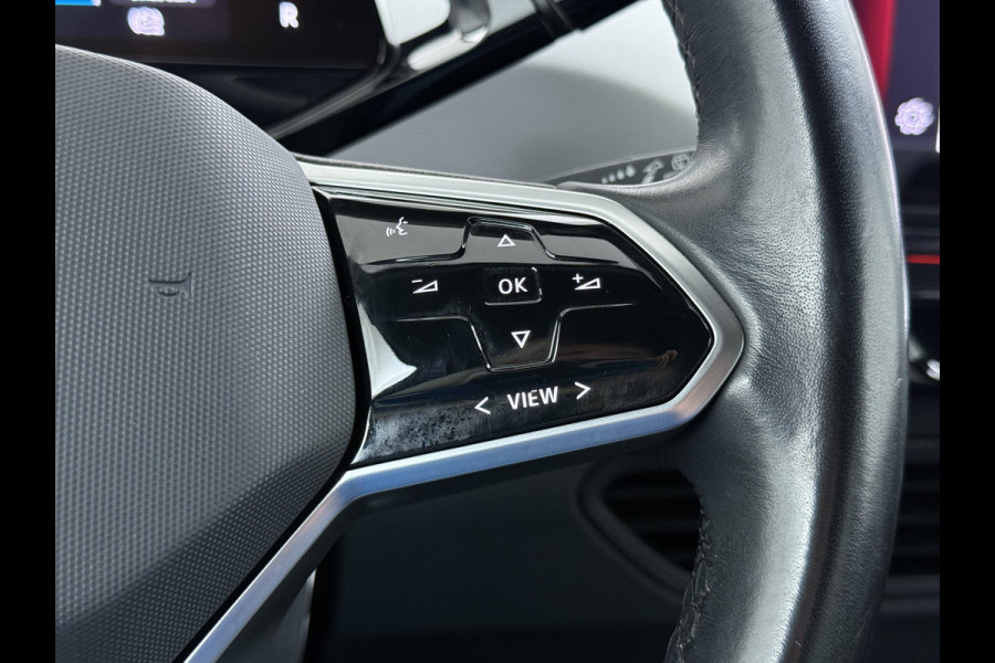 Volkswagen ID.3 First Plus 58kWh 204pk Camera Trekhaak 19"lm Adap.Cruise Matrix-Led Navi-Pro Ecc Apple Carplay Android Auto Pdc SOH 90% Lmv Stoel+Stuurverwarming Wifi  Rijstrooksensor Origineel Nederlandse Auto € 43.675,- nieuw