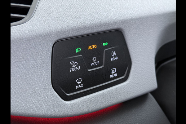 Volkswagen ID.3 First Plus 58kWh 204pk Camera Trekhaak 19"lm Adap.Cruise Matrix-Led Navi-Pro Ecc Apple Carplay Android Auto Pdc SOH 90% Lmv Stoel+Stuurverwarming Wifi  Rijstrooksensor Origineel Nederlandse Auto € 43.675,- nieuw