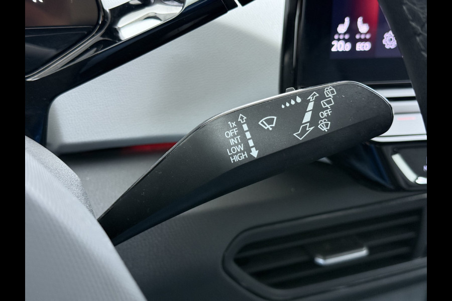 Volkswagen ID.3 First Plus 58kWh 204pk Camera Trekhaak 19"lm Adap.Cruise Matrix-Led Navi-Pro Ecc Apple Carplay Android Auto Pdc SOH 90% Lmv Stoel+Stuurverwarming Wifi  Rijstrooksensor Origineel Nederlandse Auto € 43.675,- nieuw