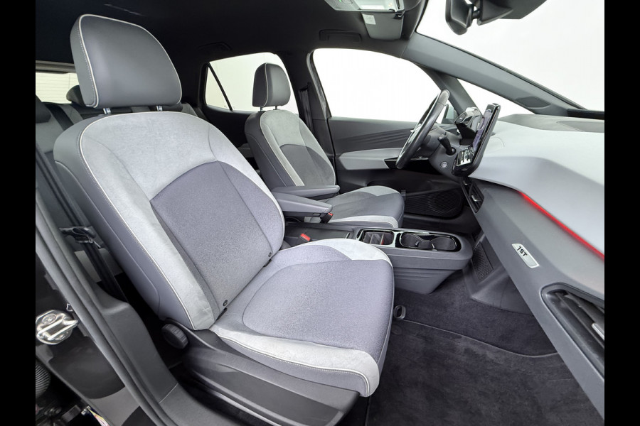 Volkswagen ID.3 First Plus 58kWh 204pk Camera Trekhaak 19"lm Adap.Cruise Matrix-Led Navi-Pro Ecc Apple Carplay Android Auto Pdc SOH 90% Lmv Stoel+Stuurverwarming Wifi  Rijstrooksensor Origineel Nederlandse Auto € 43.675,- nieuw
