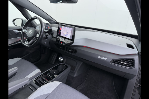 Volkswagen ID.3 First Plus 58kWh 204pk Camera Trekhaak 19"lm Adap.Cruise Matrix-Led Navi-Pro Ecc Apple Carplay Android Auto Pdc SOH 90% Lmv Stoel+Stuurverwarming Wifi  Rijstrooksensor Origineel Nederlandse Auto € 43.675,- nieuw