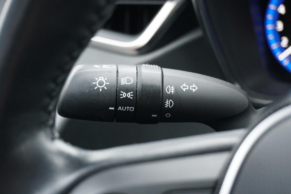 Toyota Corolla 1.8 Hybrid Style + DODEHOEK / STUURVERWARMING / VOORRUITVERWARMING