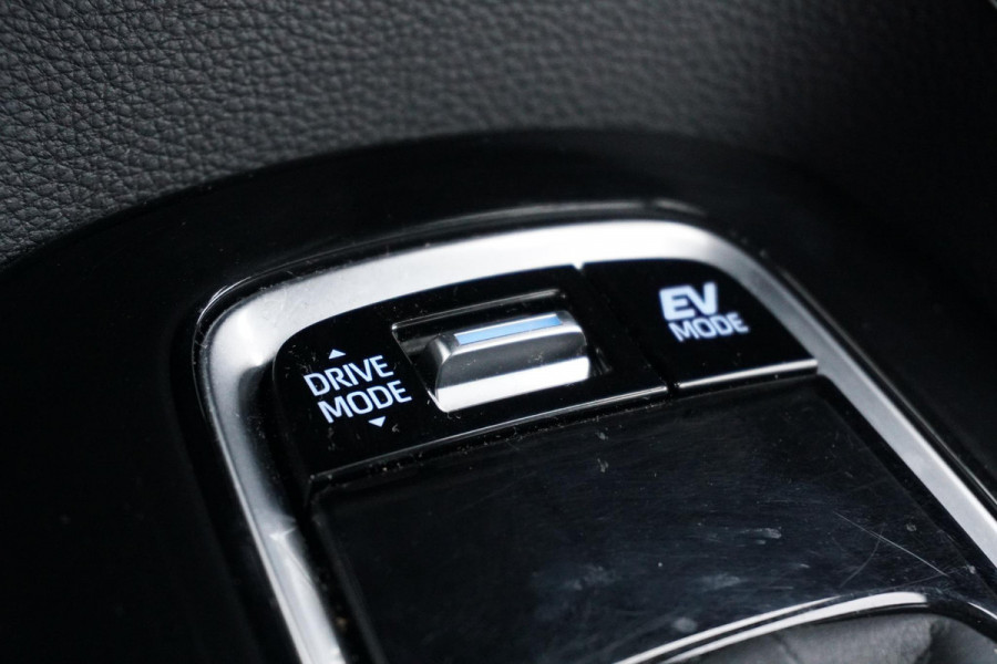 Suzuki Swace 1.8 Hybrid Style + DODEHOEK / STUURVERWARMING / VOORRUITVERWARMING