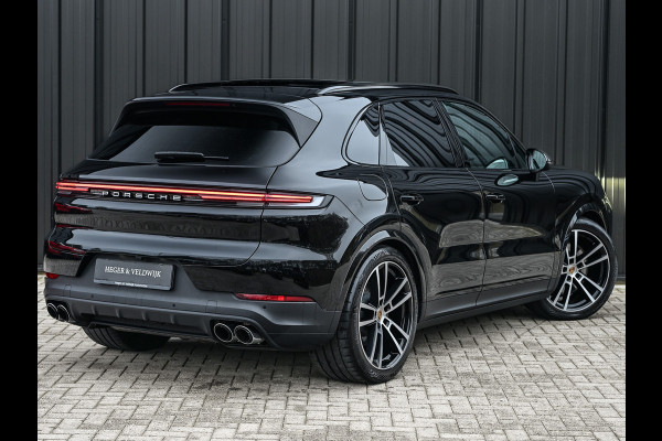 Porsche Cayenne 3.0 E-Hybrid · Sport chrono · Panorama dak · Adaptive cruise · 360 Camera · Keyless · Luchtvering · Bose sound · Memory seats ·