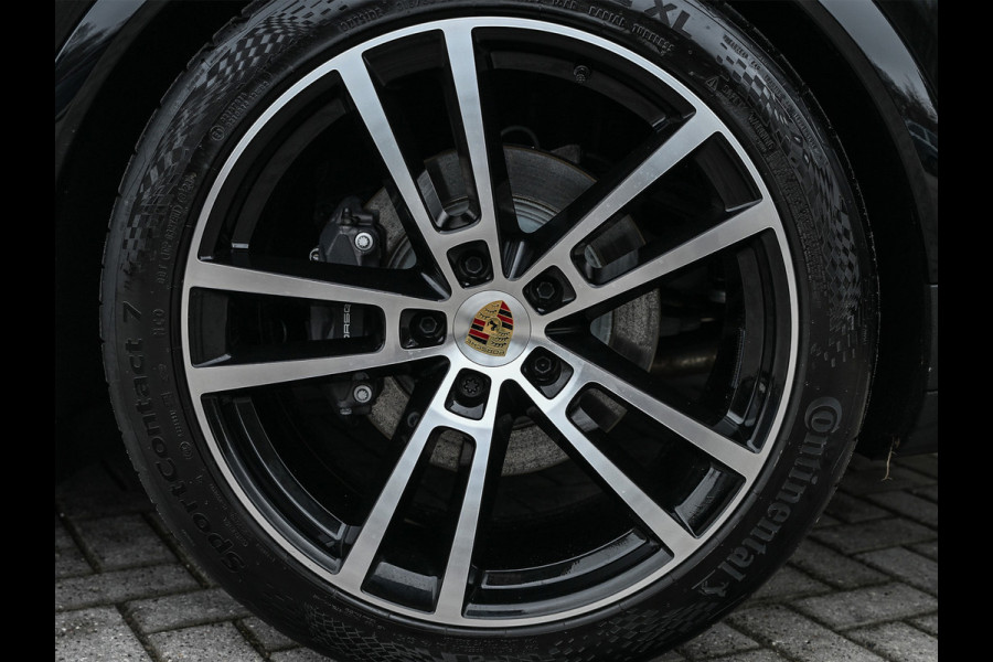 Porsche Cayenne 3.0 E-Hybrid · Sport chrono · Panorama dak · Adaptive cruise · 360 Camera · Keyless · Luchtvering · Bose sound · Memory seats ·