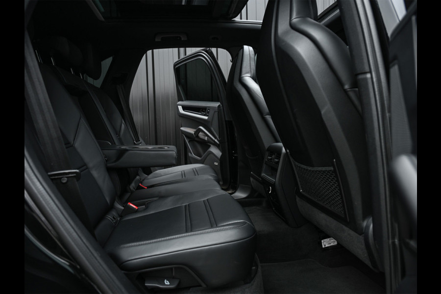 Porsche Cayenne 3.0 E-Hybrid · Sport chrono · Panorama dak · Adaptive cruise · 360 Camera · Keyless · Luchtvering · Bose sound · Memory seats ·