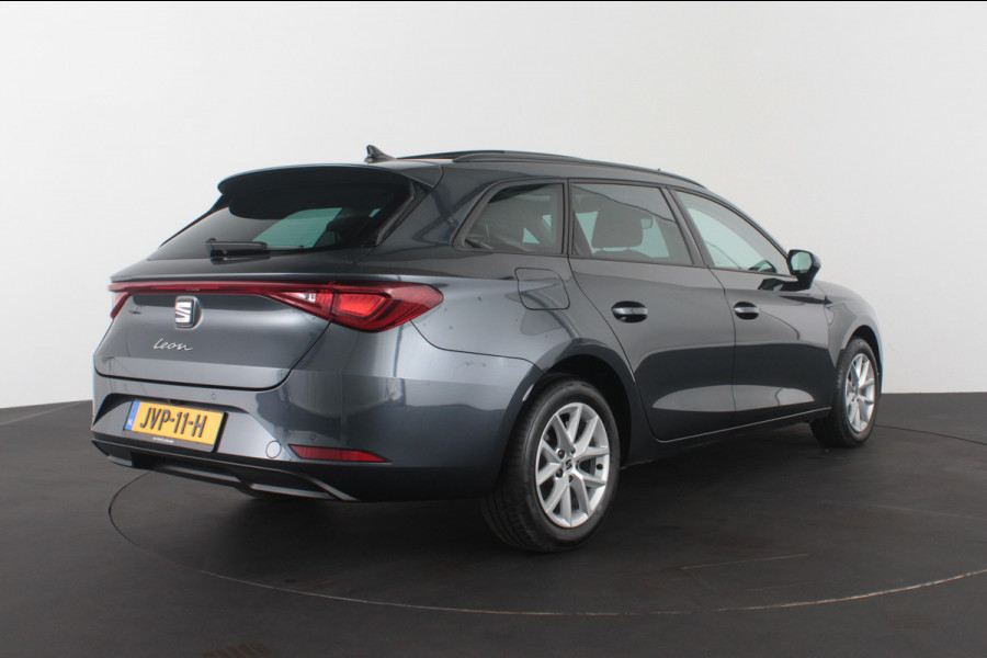 Seat Leon Sportstourer 1.5 TSI Style Business Panorama schuifdak/Stoelverwarming/Camera/Getint glas