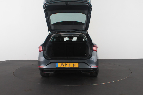 Seat Leon Sportstourer 1.5 TSI Style Business Panorama schuifdak/Stoelverwarming/Camera/Getint glas