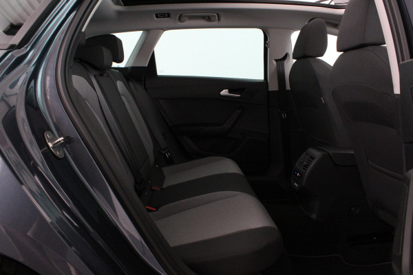 Seat Leon Sportstourer 1.5 TSI Style Business Panorama schuifdak/Stoelverwarming/Camera/Getint glas