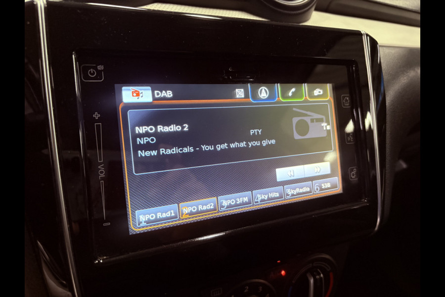 Suzuki Swift 1.2 90pk Select 5-drs. CAMERA/CARPLAY/AIRCO/LED/STOELVERW./16INCH