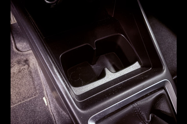 Suzuki Swift 1.2 90pk Select 5-drs. CAMERA/CARPLAY/AIRCO/LED/STOELVERW./16INCH