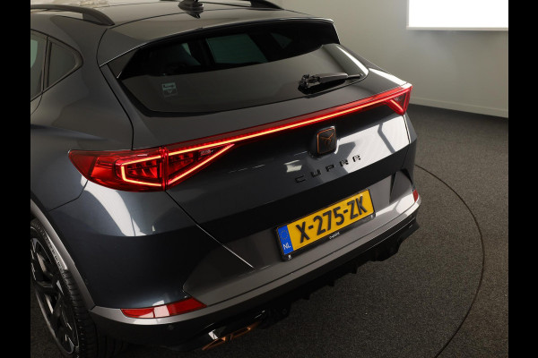 CUPRA Formentor 1.4 TSI e-Hybrid VZ Performance Limited 245 pk Automaat (DSG) | Verlengde garantie | Navigatie | Panoramadak | Parkeersensoren (Park assist) | Achteruitrijcamera | Stoelverwarming |