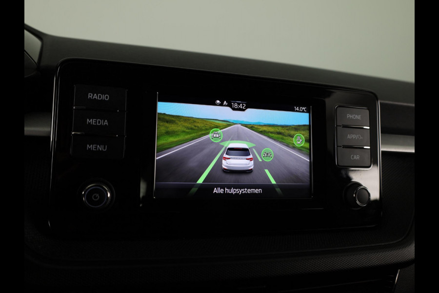 Škoda Fabia 1.0 TSI Ambition 95 pk | Verlengde garantie | Navigatie via App | Parkeersensoren achter | Cruise control | LED koplampen |