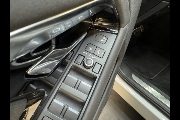 Land Rover Range Rover Evoque 1.5 P300e AWD R-Dynamic SE ACC