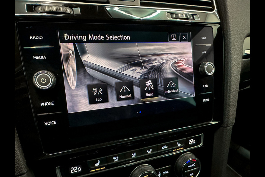 Volkswagen Golf 2.0 TSI 4Motion R Dynaudio|Keyless|Pano|Camera|Maxton