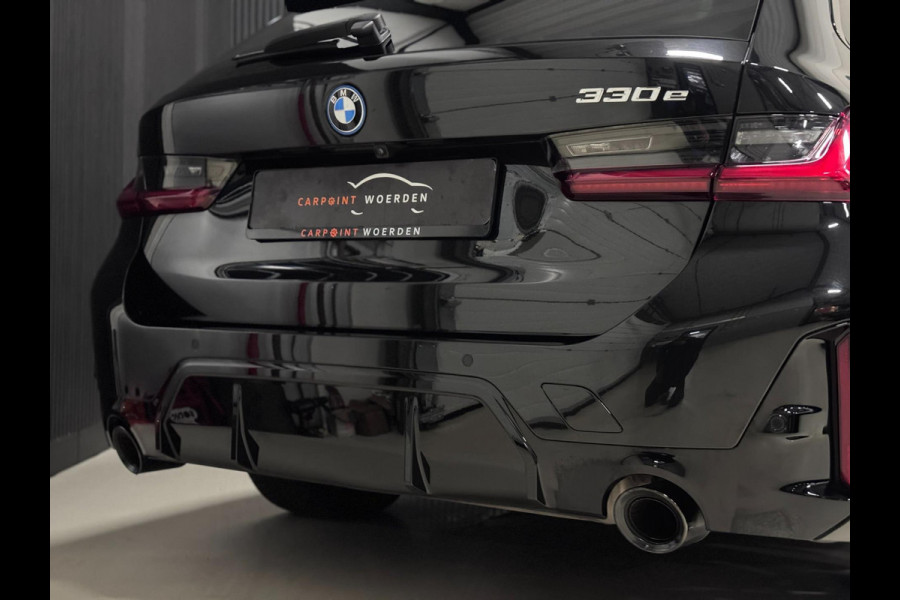 BMW 3 Serie Touring 330e M-SPORT | CARBON | LASERLIGHT | VEEL OPTIES!