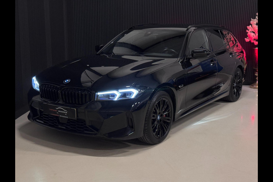 BMW 3 Serie Touring 330e M-SPORT | CARBON | LASERLIGHT | VEEL OPTIES!
