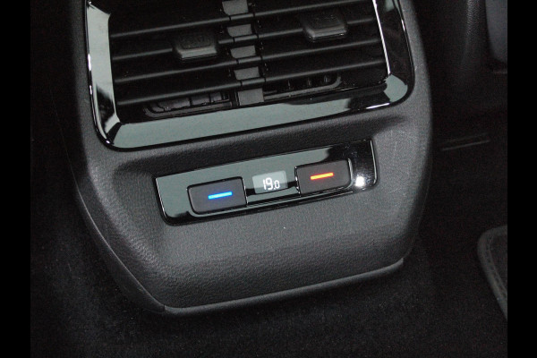 Volkswagen ID.4 First Max 77 kWh | Panoramadak | 360 Camera | Apple Carplay | Sfeerverlichting |