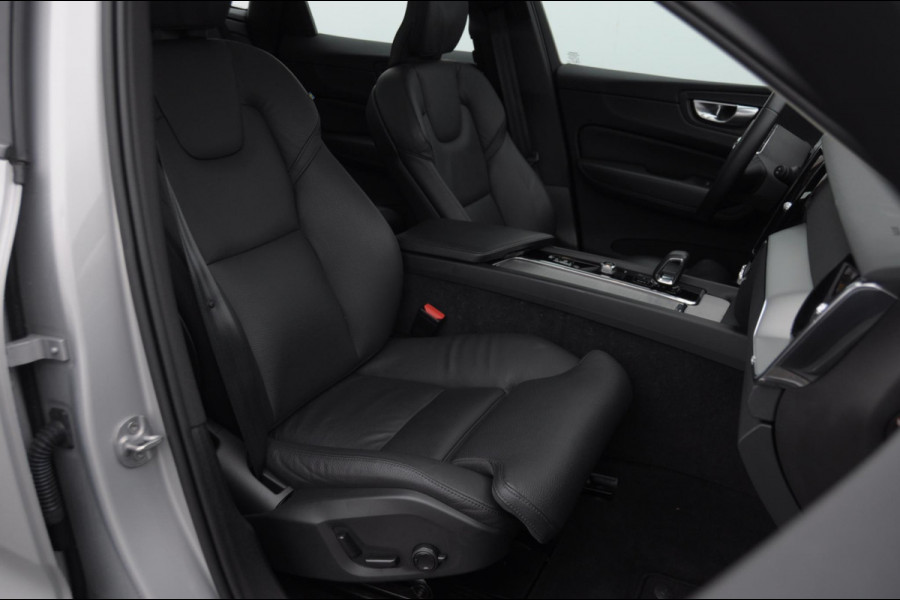 Volvo XC60 T6 350PK Automaat Plug-in hybrid AWD Plus Dark Panoramadak/ Cruise control/ Achteruitrijcamera/ Elektrisch bedienbare stoelen met geheugen/ Moritz leder/ Google infotainment/ Apple carplay/ Android auto/