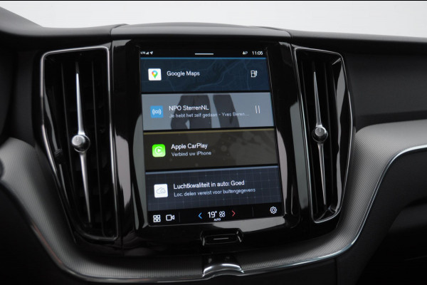Volvo XC60 T6 350PK Automaat Plug-in hybrid AWD Plus Dark Panoramadak/ Cruise control/ Achteruitrijcamera/ Elektrisch bedienbare stoelen met geheugen/ Moritz leder/ Google infotainment/ Apple carplay/ Android auto/