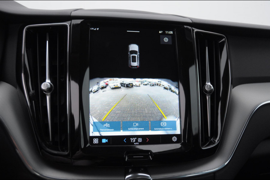 Volvo XC60 T6 350PK Automaat Plug-in hybrid AWD Plus Dark Panoramadak/ Cruise control/ Achteruitrijcamera/ Elektrisch bedienbare stoelen met geheugen/ Moritz leder/ Google infotainment/ Apple carplay/ Android auto/