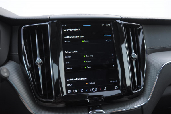Volvo XC60 T6 350PK Automaat Plug-in hybrid AWD Ultra Bright Head-up display/ Harman Kardon audio/ BLIS/ Elektrischbedienbare stoelen met geheugen/ Moritz Leder/ Panoramadak/ Adaptive cruise control/ Pilot assist/ Apple Carplay/ Android auto/
