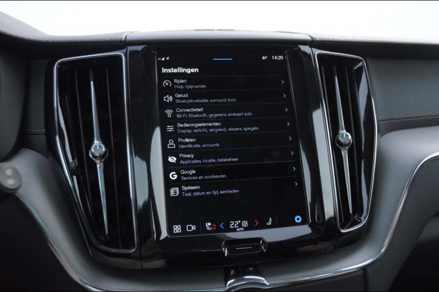 Volvo XC60 T6 350PK Automaat Plug-in hybrid AWD Ultra Bright Head-up display/ Harman Kardon audio/ BLIS/ Elektrischbedienbare stoelen met geheugen/ Moritz Leder/ Panoramadak/ Adaptive cruise control/ Pilot assist/ Apple Carplay/ Android auto/