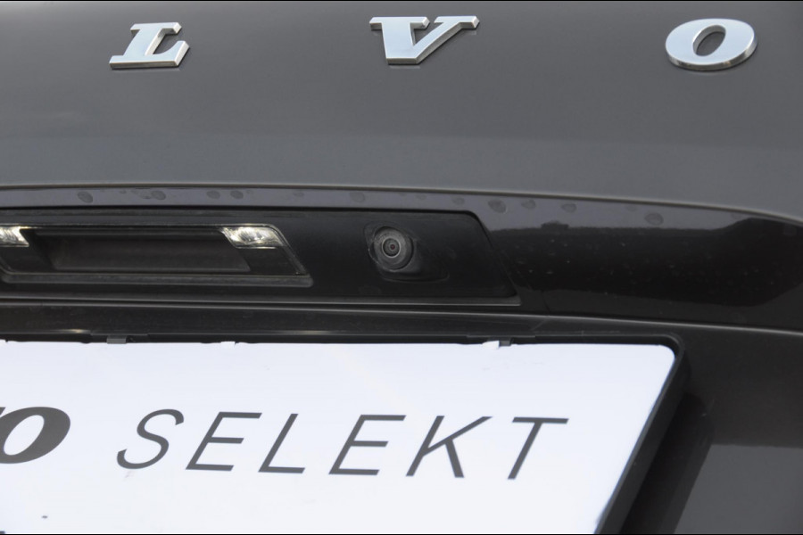 Volvo XC60 T6 350PK Automaat Plug-in hybrid AWD Ultra Bright Head-up display/ Harman Kardon audio/ BLIS/ Elektrischbedienbare stoelen met geheugen/ Moritz Leder/ Panoramadak/ Adaptive cruise control/ Pilot assist/ Apple Carplay/ Android auto/