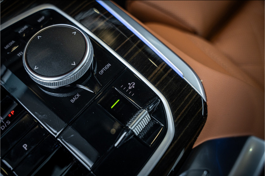 BMW X5 xDrive50e - Panorama | Luchtvering | H&K | Elek. Trekhaak | Memory