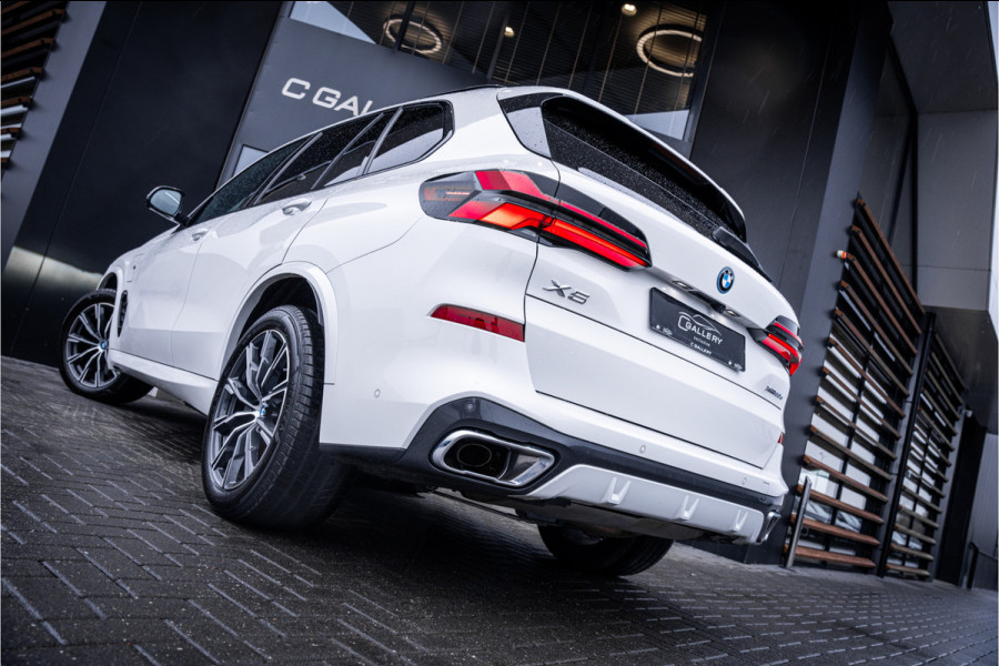 BMW X5 xDrive50e - Panorama | Luchtvering | H&K | Elek. Trekhaak | Memory