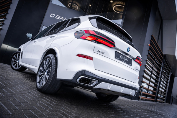 BMW X5 xDrive50e - Panorama | Luchtvering | H&K | Elek. Trekhaak | Memory