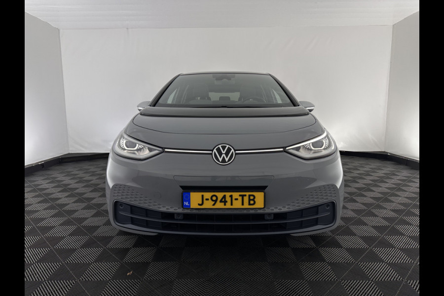 Volkswagen ID.3 First Max 58 kWh [ 3-Fase-11kW ] {SOH-92%} (INCL-BTW) *PANO | HEAD-UP | ADAPTIVE-CRUISE | FULL-LED | BLINDSPOT | CAMERA | KEYLESS | MICROFIBRE | AMBIENTLIGHT | NAVI-FULLMAP | DAB+ | ECC | HEATED-SPORTSEATS | DIGI-COCKPIT | 20"ALU*