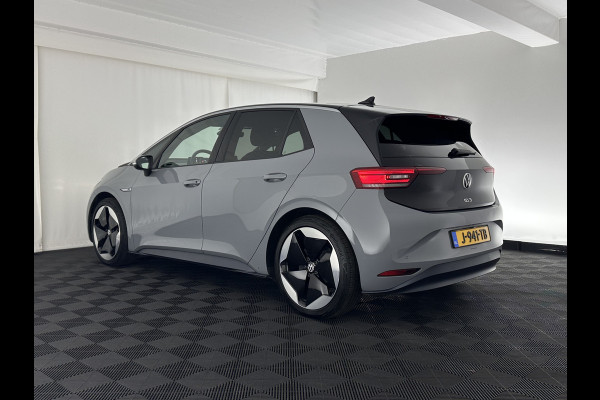 Volkswagen ID.3 First Max 58 kWh [ 3-Fase-11kW ] {SOH-92%} (INCL-BTW) *PANO | HEAD-UP | ADAPTIVE-CRUISE | FULL-LED | BLINDSPOT | CAMERA | KEYLESS | MICROFIBRE | AMBIENTLIGHT | NAVI-FULLMAP | DAB+ | ECC | HEATED-SPORTSEATS | DIGI-COCKPIT | 20"ALU*
