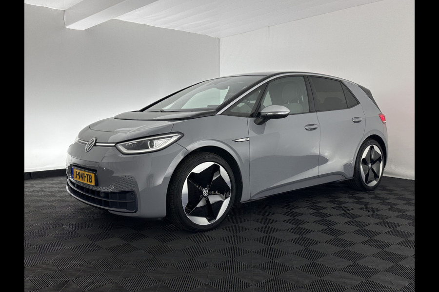 Volkswagen ID.3 First Max 58 kWh [ 3-Fase-11kW ] {SOH-92%} (INCL-BTW) *PANO | HEAD-UP | ADAPTIVE-CRUISE | FULL-LED | BLINDSPOT | CAMERA | KEYLESS | MICROFIBRE | AMBIENTLIGHT | NAVI-FULLMAP | DAB+ | ECC | HEATED-SPORTSEATS | DIGI-COCKPIT | 20"ALU*