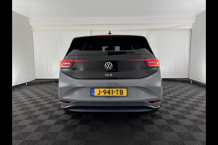 Volkswagen ID.3 First Max 58 kWh [ 3-Fase-11kW ] {SOH-92%} (INCL-BTW) *PANO | HEAD-UP | ADAPTIVE-CRUISE | FULL-LED | BLINDSPOT | CAMERA | KEYLESS | MICROFIBRE | AMBIENTLIGHT | NAVI-FULLMAP | DAB+ | ECC | HEATED-SPORTSEATS | DIGI-COCKPIT | 20"ALU*