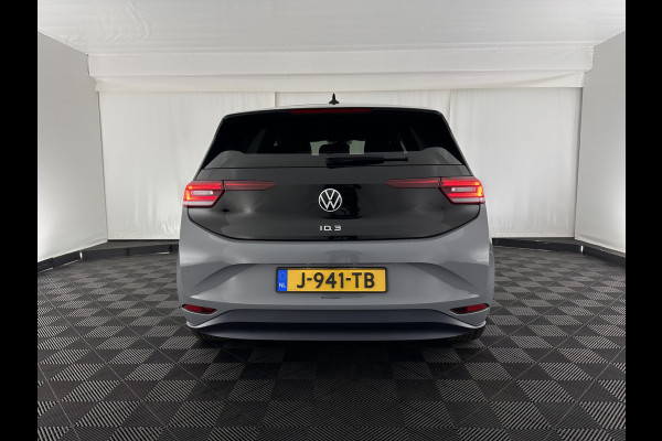 Volkswagen ID.3 First Max 58 kWh [ 3-Fase-11kW ] {SOH-92%} (INCL-BTW) *PANO | HEAD-UP | ADAPTIVE-CRUISE | FULL-LED | BLINDSPOT | CAMERA | KEYLESS | MICROFIBRE | AMBIENTLIGHT | NAVI-FULLMAP | DAB+ | ECC | HEATED-SPORTSEATS | DIGI-COCKPIT | 20"ALU*