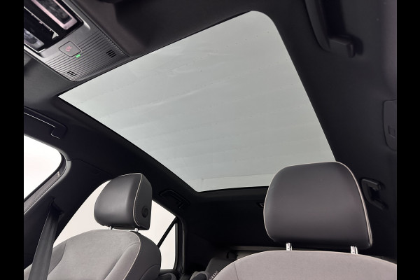 Volkswagen ID.3 First Max 58 kWh [ 3-Fase-11kW ] {SOH-92%} (INCL-BTW) *PANO | HEAD-UP | ADAPTIVE-CRUISE | FULL-LED | BLINDSPOT | CAMERA | KEYLESS | MICROFIBRE | AMBIENTLIGHT | NAVI-FULLMAP | DAB+ | ECC | HEATED-SPORTSEATS | DIGI-COCKPIT | 20"ALU*