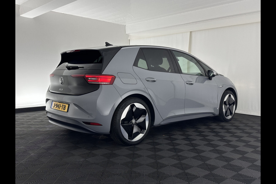 Volkswagen ID.3 First Max 58 kWh [ 3-Fase-11kW ] {SOH-92%} (INCL-BTW) *PANO | HEAD-UP | ADAPTIVE-CRUISE | FULL-LED | BLINDSPOT | CAMERA | KEYLESS | MICROFIBRE | AMBIENTLIGHT | NAVI-FULLMAP | DAB+ | ECC | HEATED-SPORTSEATS | DIGI-COCKPIT | 20"ALU*