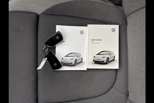 Volkswagen ID.3 First Max 58 kWh [ 3-Fase-11kW ] {SOH-92%} (INCL-BTW) *PANO | HEAD-UP | ADAPTIVE-CRUISE | FULL-LED | BLINDSPOT | CAMERA | KEYLESS | MICROFIBRE | AMBIENTLIGHT | NAVI-FULLMAP | DAB+ | ECC | HEATED-SPORTSEATS | DIGI-COCKPIT | 20"ALU*
