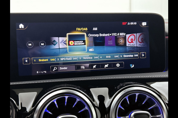 Mercedes-Benz CLA-Klasse Shooting Brake 250 e Business Solution AMG Limited 5 spaks lichtmetalen velgen | MBUX wide screen | Navigatie | Parking support met camera | Inclusief 24 maanden MB Certified garantie voor Europa.