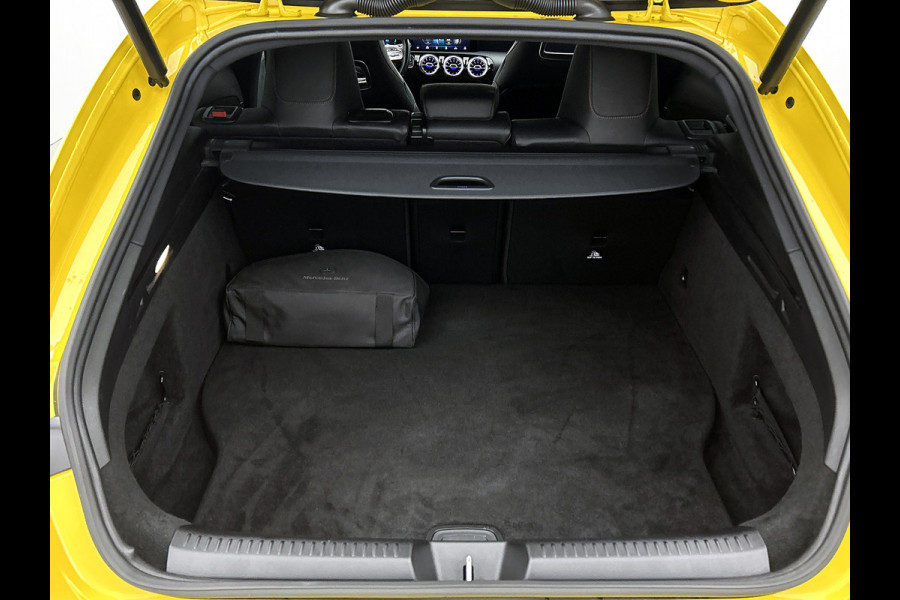 Mercedes-Benz CLA-Klasse Shooting Brake 250 e Business Solution AMG Limited 5 spaks lichtmetalen velgen | MBUX wide screen | Navigatie | Parking support met camera | Inclusief 24 maanden MB Certified garantie voor Europa.