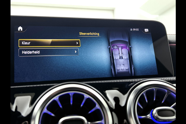 Mercedes-Benz CLA-Klasse Shooting Brake 250 e Business Solution AMG Limited 5 spaks lichtmetalen velgen | MBUX wide screen | Navigatie | Parking support met camera | Inclusief 24 maanden MB Certified garantie voor Europa.